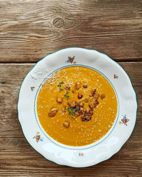 Carrot and Sweet Potato Soup with Caramelized Apples